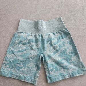 Seamless NVGTN Womens' Teal Camo Stretch Shorts